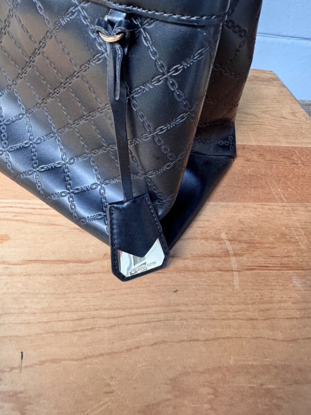 Michael Kors Satchel Tote Bag Black Quilted Leather Gold Tone Top Handle - Picture 5 of 9